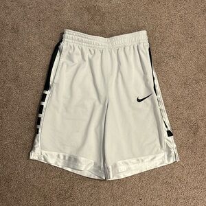 Men Nike shorts size medium